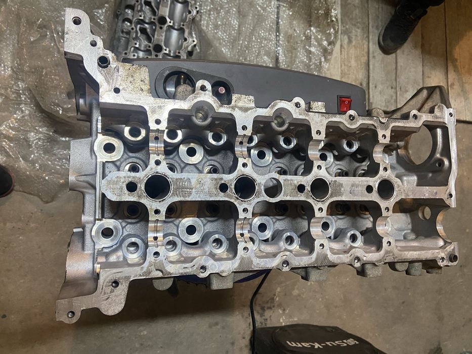 Продам ГБЦ  Рено Трафик 2.0