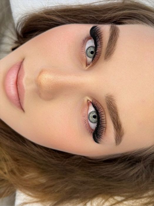 Нарощування вій : класика та обєми ( 2D-10D) - 500 грн