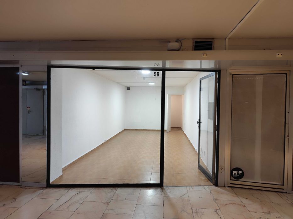 Espaço Comercial (Centro Comercial de Cedofeita)