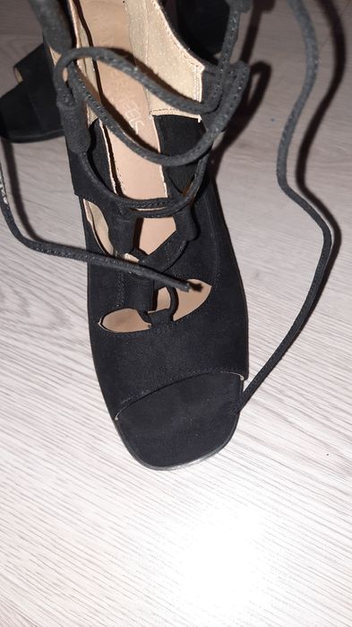 Гарні босоніжки, босоножки чорні 24.5 см