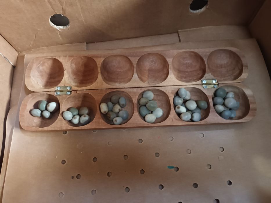 Jogo Mancala origem artesanato de Cabo Verde