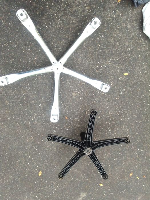 Запчасти к офисному креслу.стулу: 200 грн. - Офісні меблі Київ на Olx