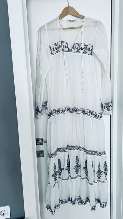 Платье-вышиванка ZARA