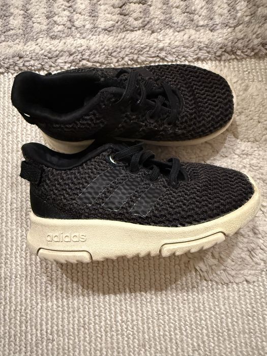 Кросівки adidas 23