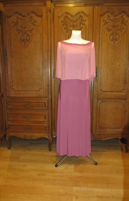 Sukienka z tiulem.40