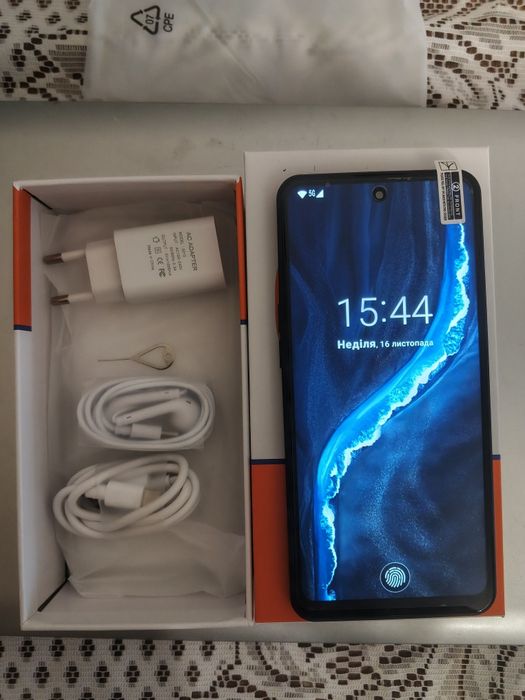 Новий смартфон Camon 40 pro