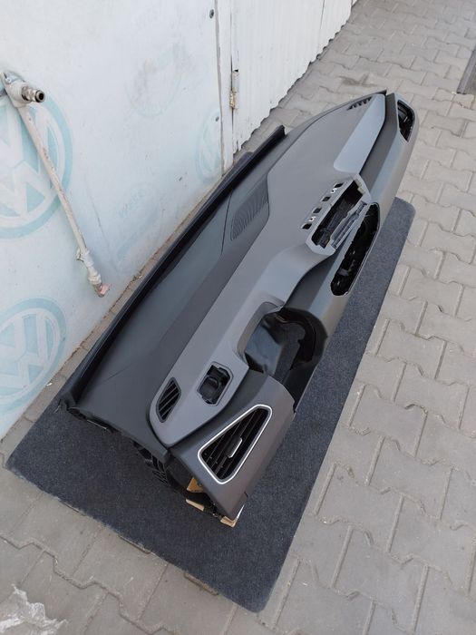 Торпеда передня панель VW ID 3