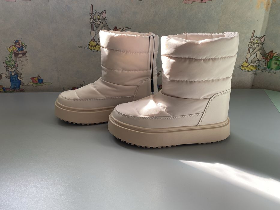 Стьобані зимові чоботи, дутики Rezerved. роз.38 zara