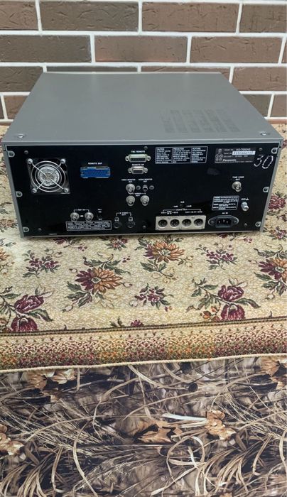 Профессиональный видеомагнитофон