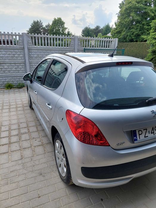 Samochód Peugeot 207 1.4 16V Sporty