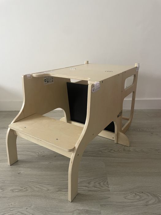 Banco observatório e secretária em madeira da Homa criança