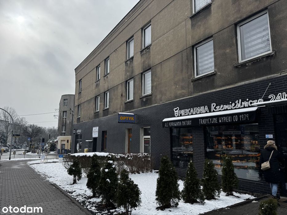 Jankego 64 | parter | witryna | 2 wejścia