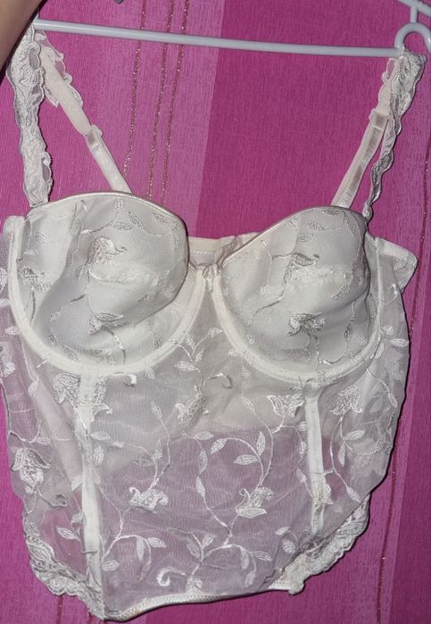 Корсет молочного кольору