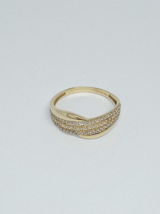 Lombardowski. W.Kruk Złoty pierścionek pr.585 2,18g rozm.19 BDB stan