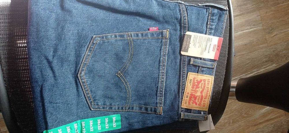 Продам чоловічі нові джинси Levi's.