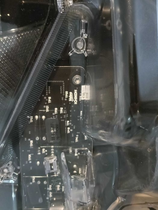 Óptica (esquerda) Toyota Auris 2017(_E18_)