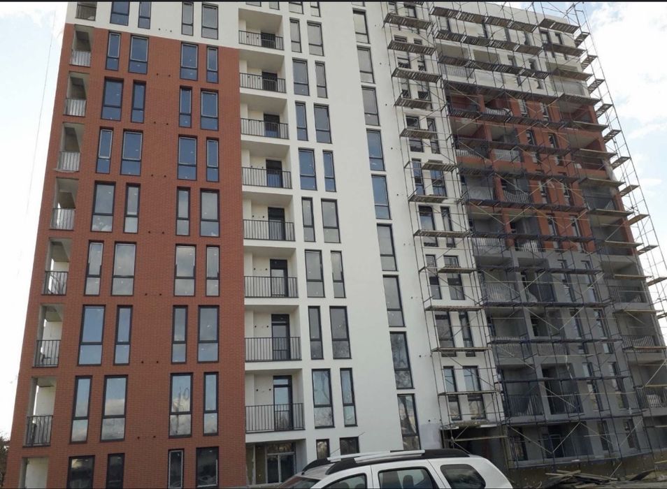 Сімейна квартира в новобудоаі з газом.