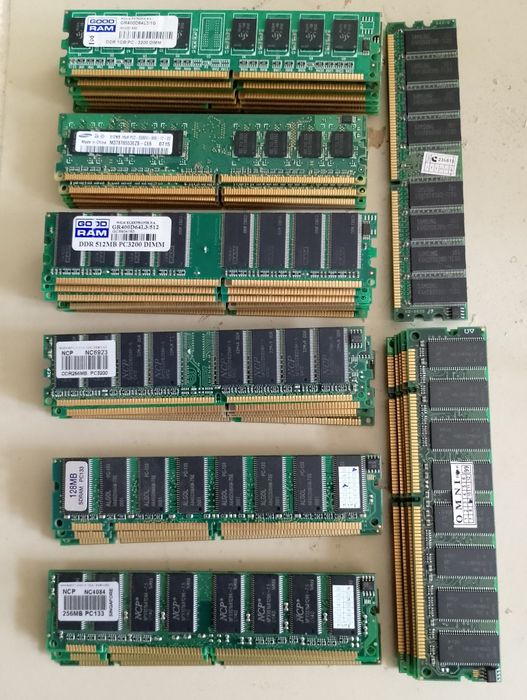 Оперативная память  SDRAM PC133 - 256 MB.