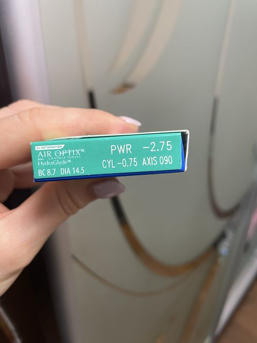 Лінза AIR OPTIX plus HydraGlyde for Astigmatism торична