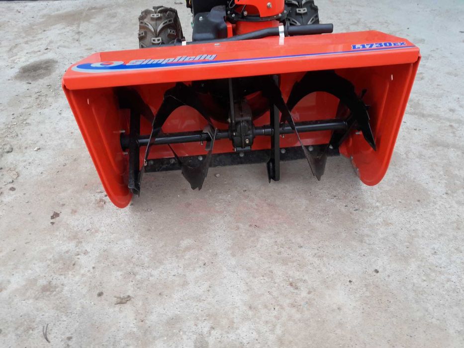 Odsniezarka Simplicity-Nowa z silnikem Briggs & Stratton