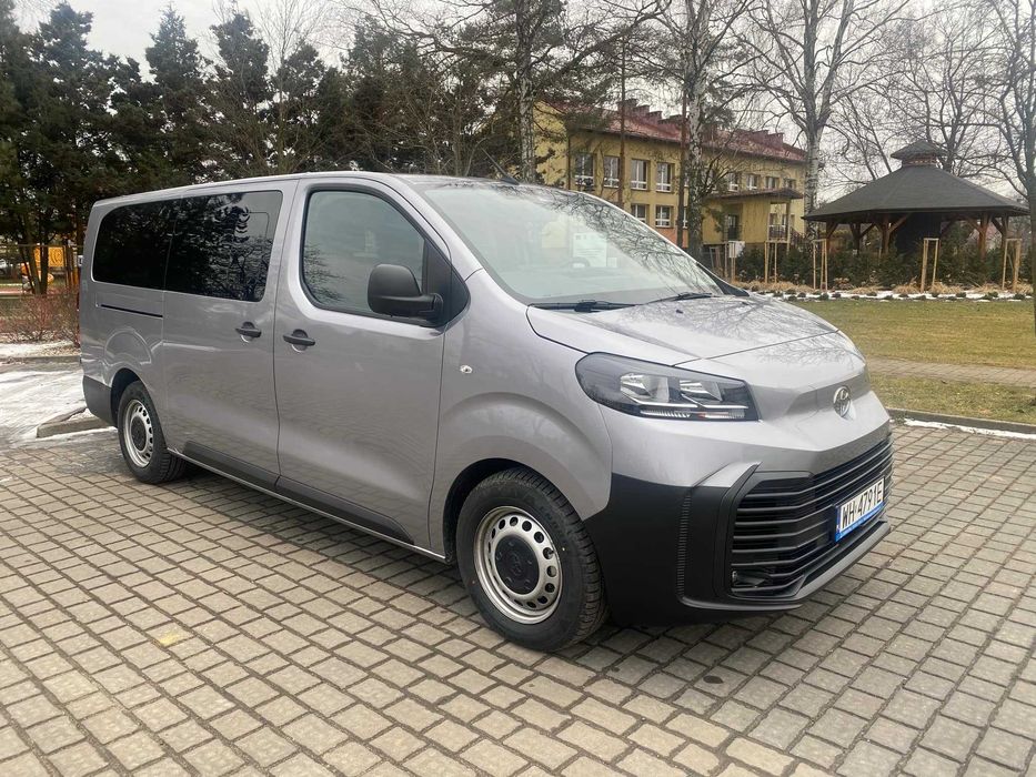 Wynajem busa 9 osobowego - Toyota Proace Verso Long