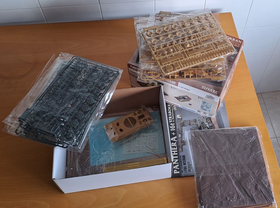 Kit de modelismo diorama Panther Ausf.A em reparação 1/48