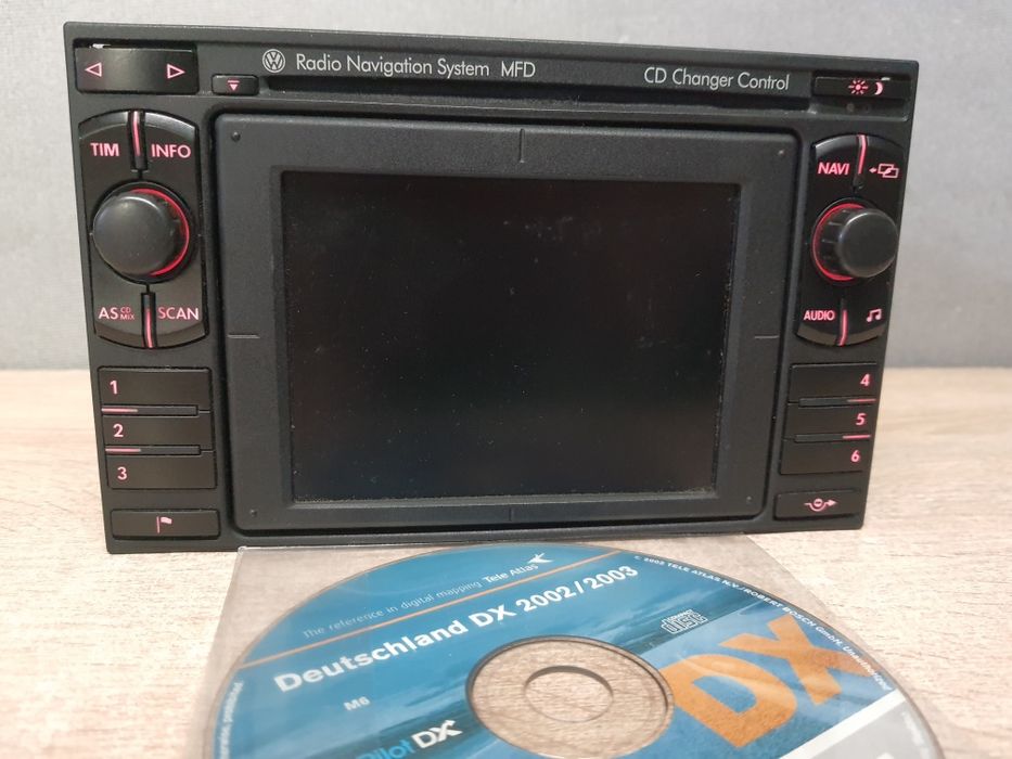 Radio samochodowe VW MFD + kod AUX Nawigacja + płyta / Volkswagen Golf, Passat, Corrado itd Zadbane