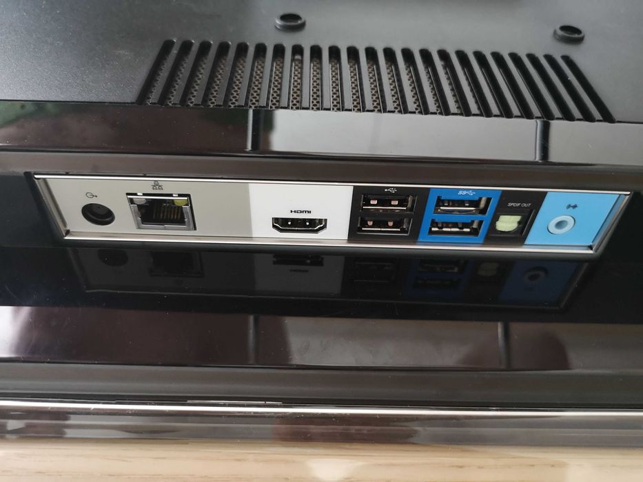 Komputer Gigabyte  All In One PC Intel i3, 22" z dotykowym ekranem