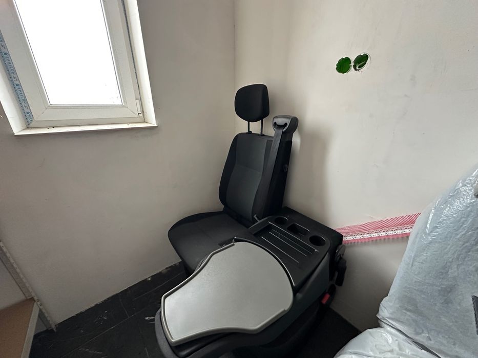 Парні сидіння на бус