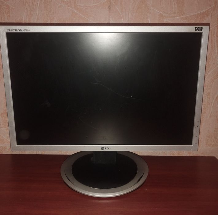 Монітор LG FlatronWide