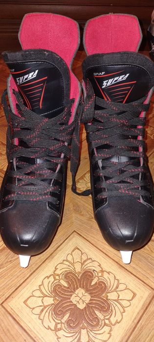 Продам хоккейные коньки Graf