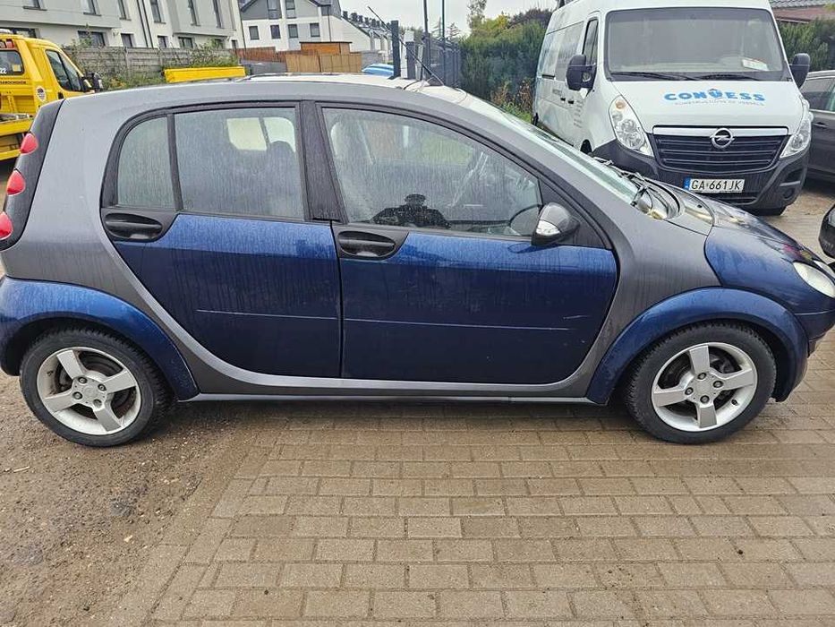Smart ForFour 2004r/1.3benzyna/95KM/opłaty aktualne/klimatyzacja