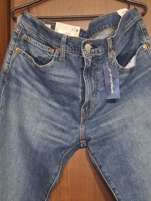Джинсы новые Levi's