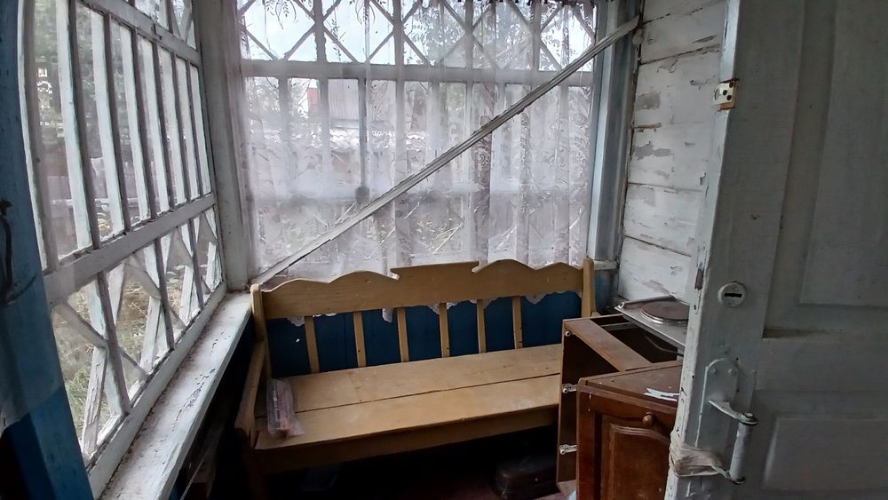 Крепкий дом с Газовым и печным отоплением.Плахтянка .Лес и озера