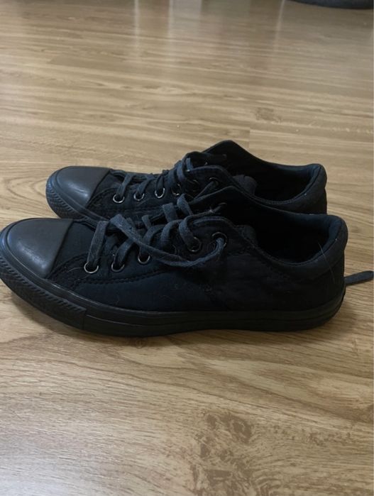 Sapatilhas Converse pretas