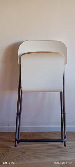 Cadeira escritório da marca IKEA dobrável