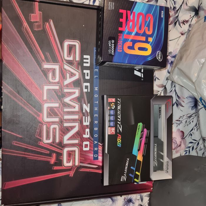 I9-9900KF MSI MPG Z390 GAMING PLUS 32GB RAM DDR4 4000Mhz CL 18