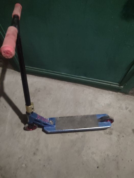 Продам трюковий самокат