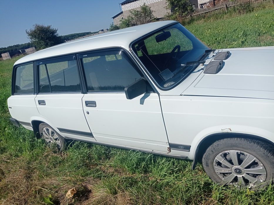 Автомобіль Ваз2104