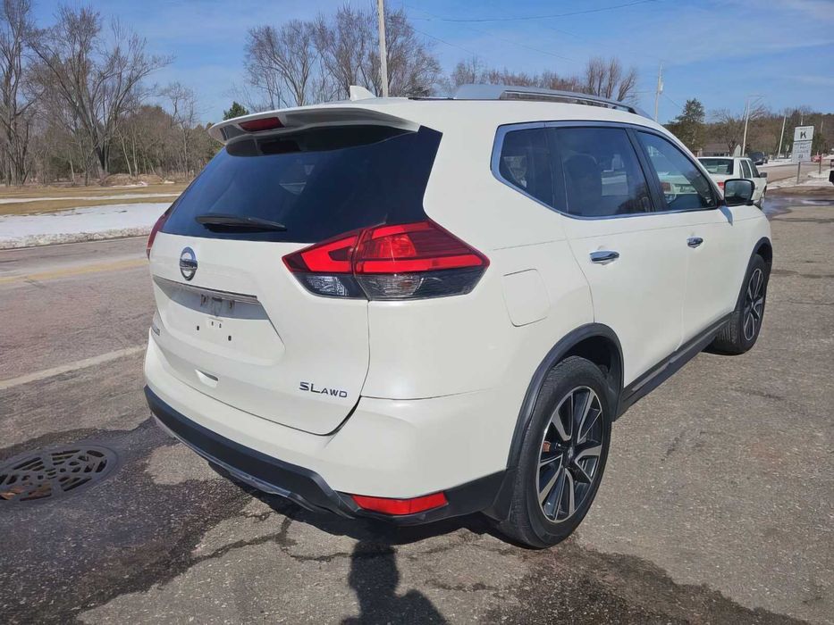 Nissan Rogue SL      2017
