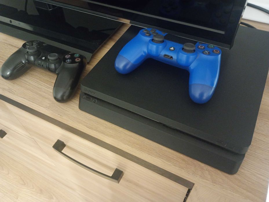 Konsola PlayStation 4 PS4 Slim 1TB + 2 pady + okablowanie KOMPLET SPRAWNA