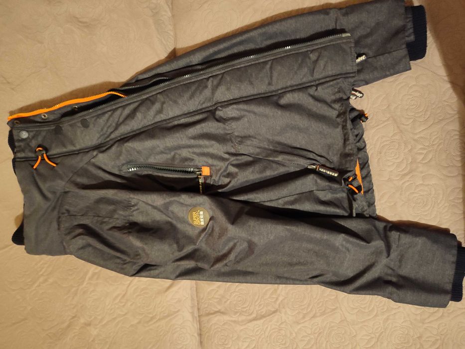 Kurtka szwedka Superdry przeciwdeszczowa rozmiar L