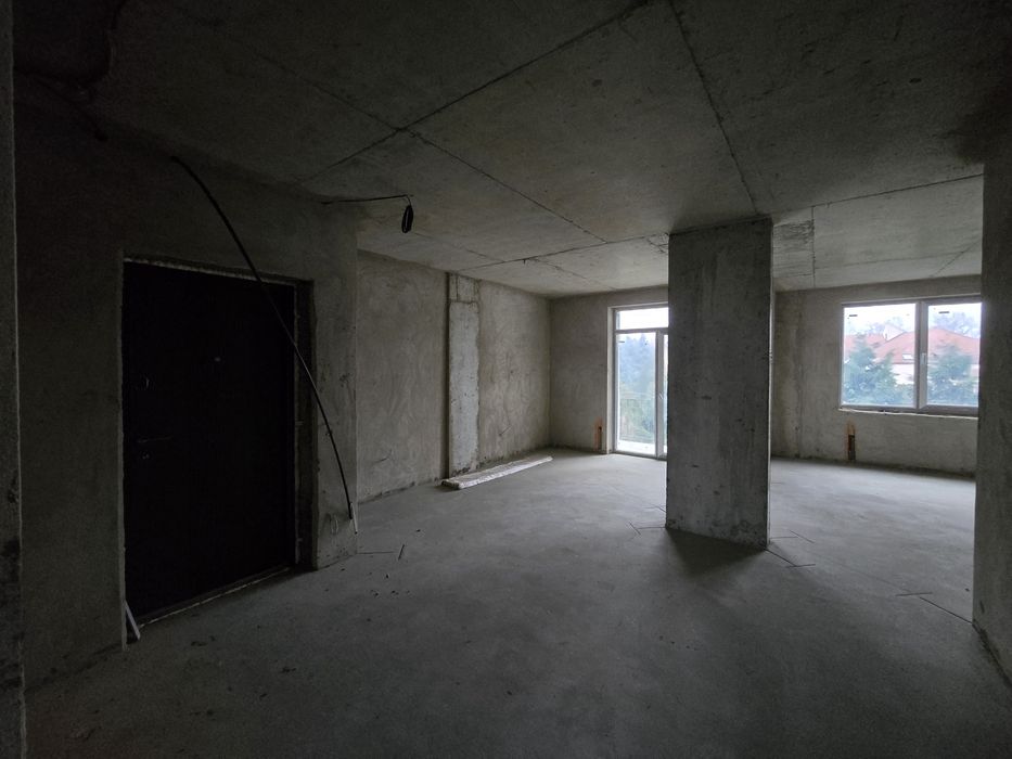 2-кімн квартира вільного планування поруч із парком Боздош Під ремонт