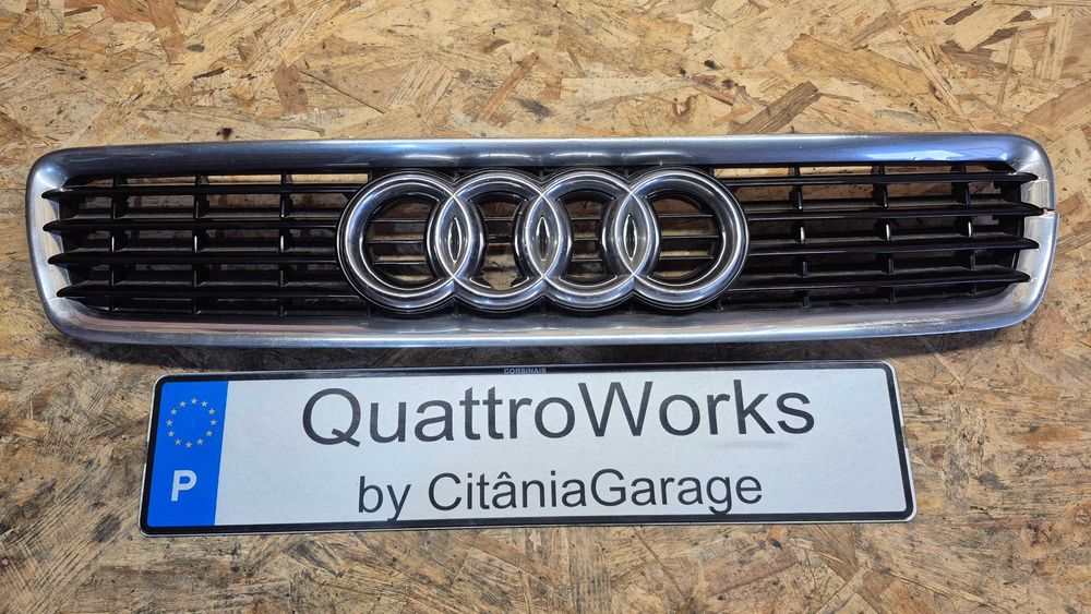 Grelha Capô Original Audi A4 B5 8D Facelift Preto Brilho com Cromados 1995 a 2001