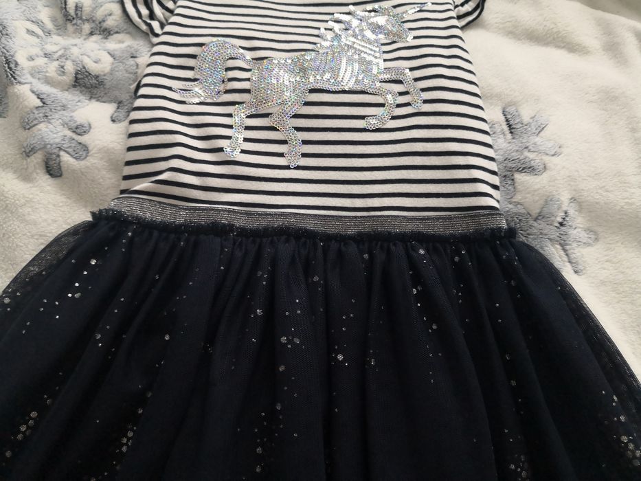 Sukienka rozmiar . 128