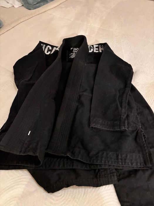 Kimono Jiu Jitsu Pro Light M2 – Impecável / Pouco Uso