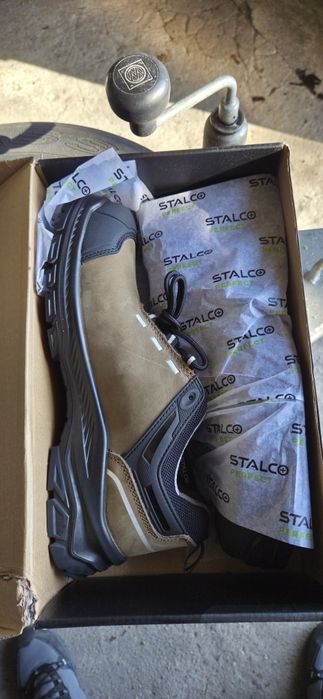 Buty nowe robocze stalco perfect