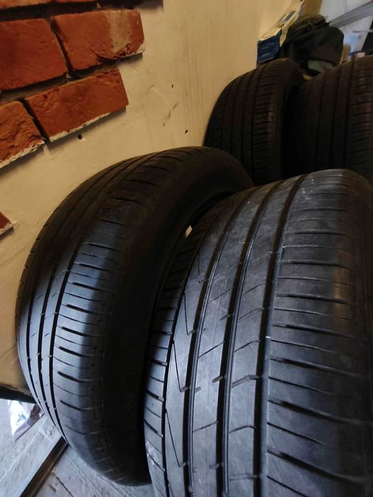Cena za komplet - Hankook 235/55/19 letnie
