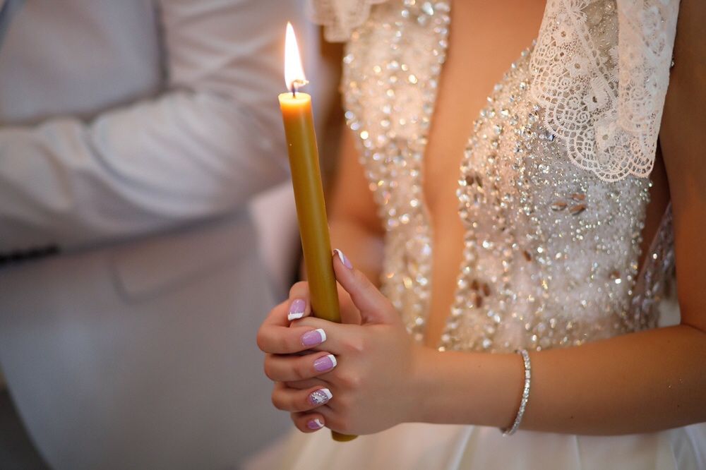 Весільне плаття .