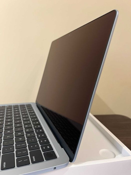 MacBook Air 13,6 M4 2025 16Gb/256Gb Sky Blue MC6T4 новий